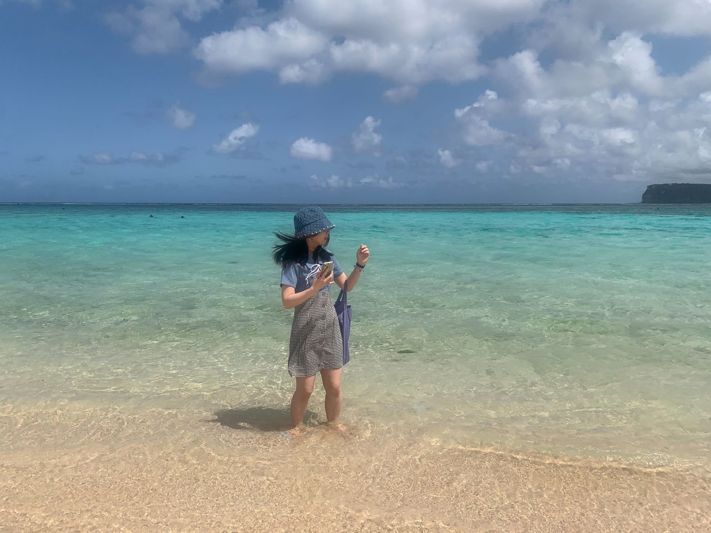 透きとおる海辺で